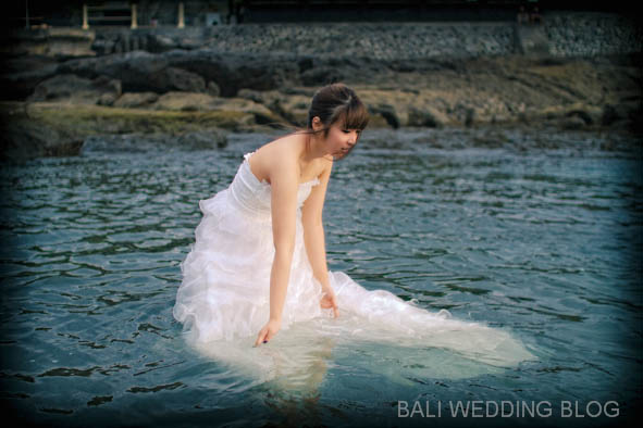 Bali pre wedding photo trash the dress